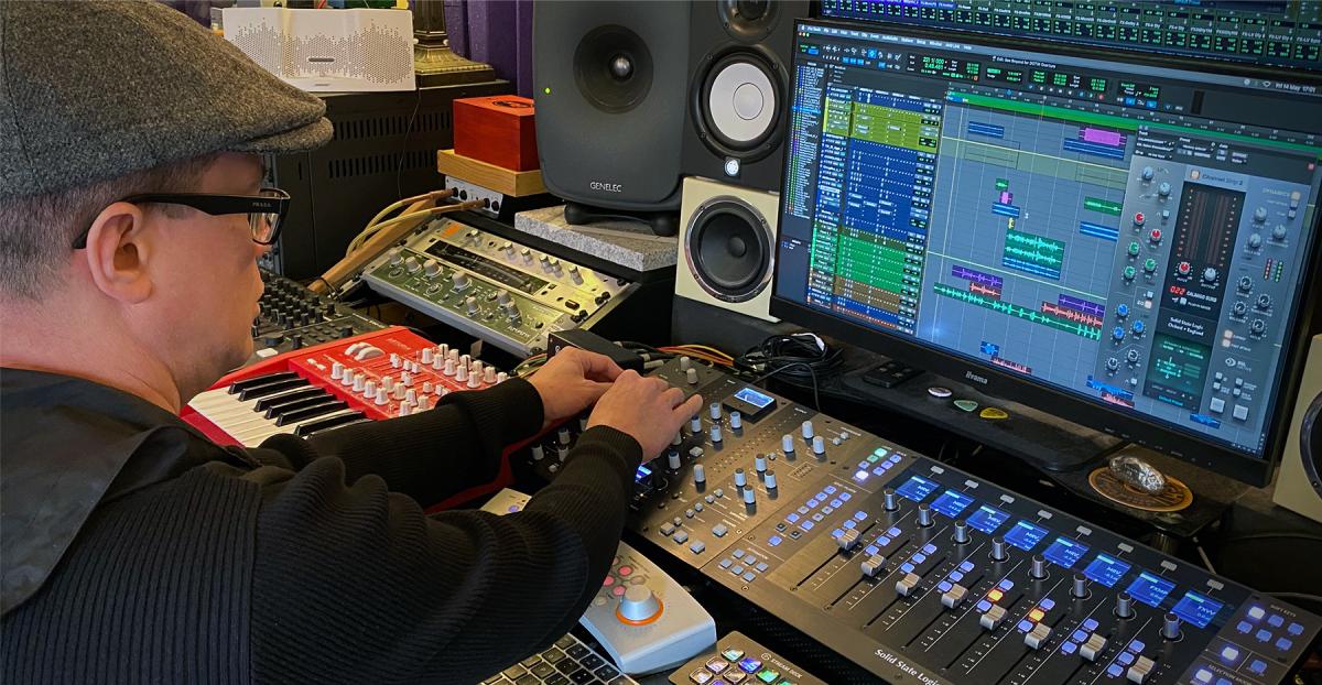 Esteemed UK Mixer Adrian Hall Takes Hybrid Set Up to the Next Level