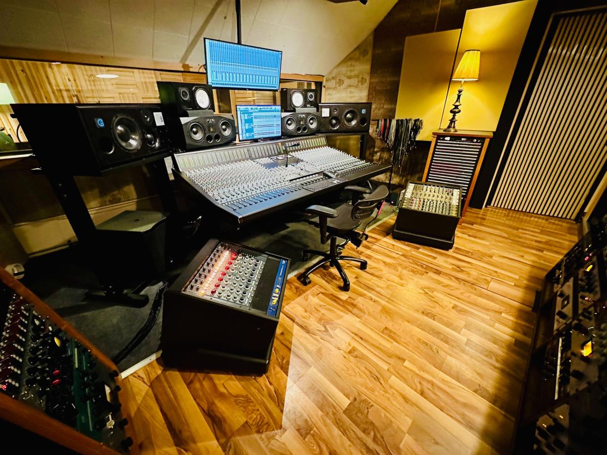 Kingsize Soundlabs Replaces Vintage Desk with SSL ORIGIN
