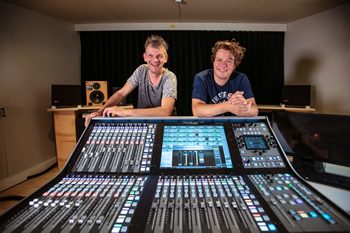 Ger Arts (l) and Remko Luijten (r) at the AEM demo facility in Amsterdam.